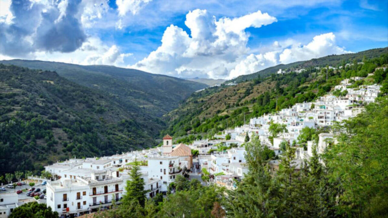 Vista de Pampaneira en La Alpujarra de Granada.