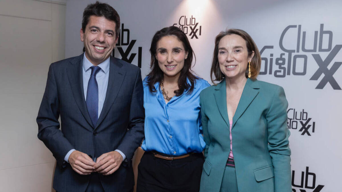 Carlos Mazón con la presidenta del Club Siglo XXI, Paloma Segrelles, y Cuca Gamarra, portavoz en el Congreso del PP