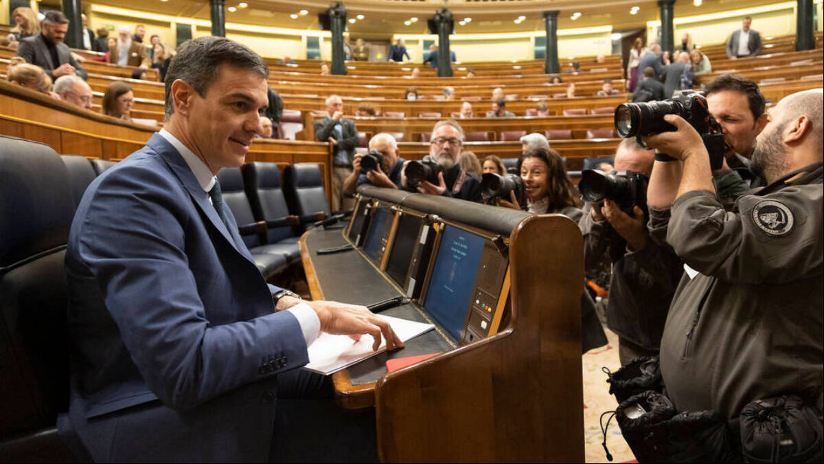 Sánchez tiene al PSOE en ascuas ante su movimiento inmiente en el Gobierno.