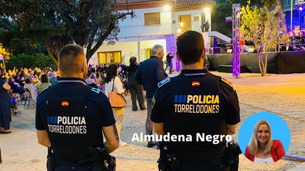 Agentes de la Policía Local de Torrelodones (Foto: Ayuntamiento de Torrelodones)