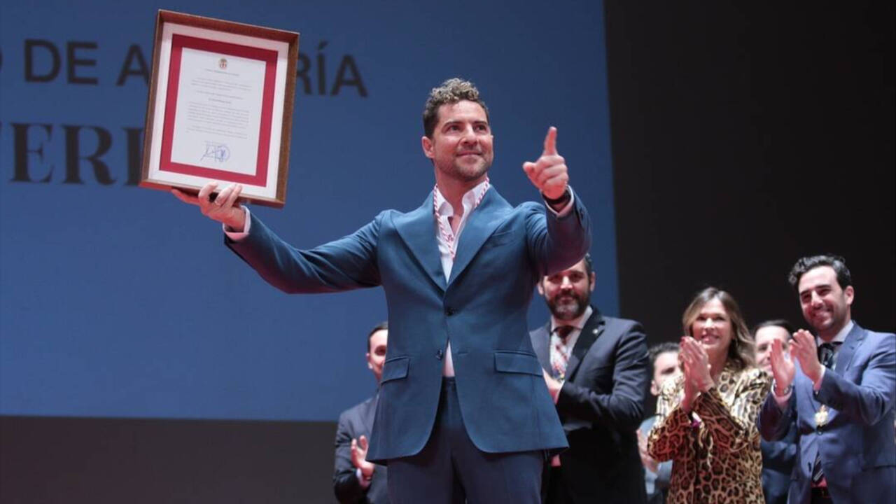El cantante David Bisbal recibe el título de Hijo Predilecto de Almería.