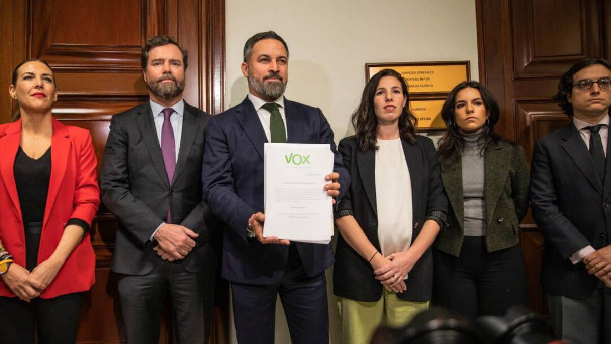 Santiago Abascal registra la moción de censura de Vox