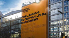 Piqué lanza un nuevo dardo a Tebas en forma de cartel en las calles de Barcelona