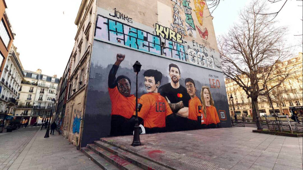 Pinturas publicitarias en las calles de Buenos Aires con Leo Messi como gran protagonista. 