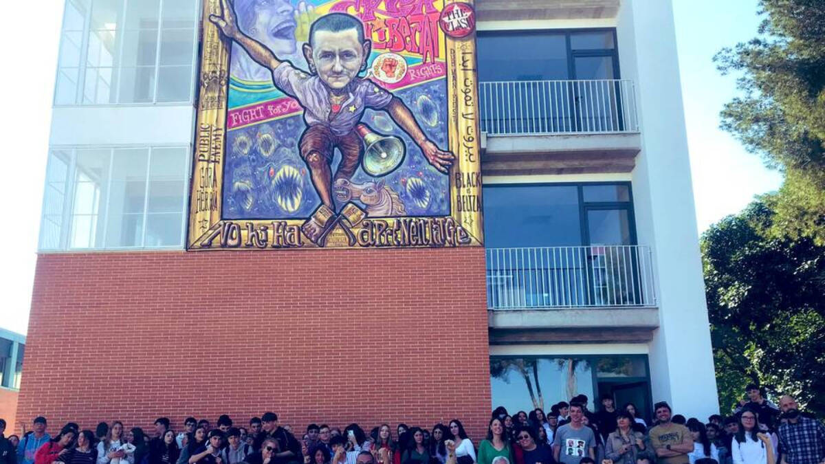 Mural dedicado a Fermín Muguruza en el instituto de Bellreguard
