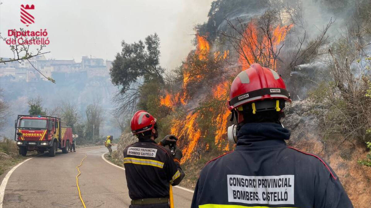 Bomberos de Castellón sofocan el incendio de Villanueva de Viver