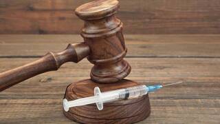 El Tribunal Constitucional avala la ley de eutanasia con dos votos en contra