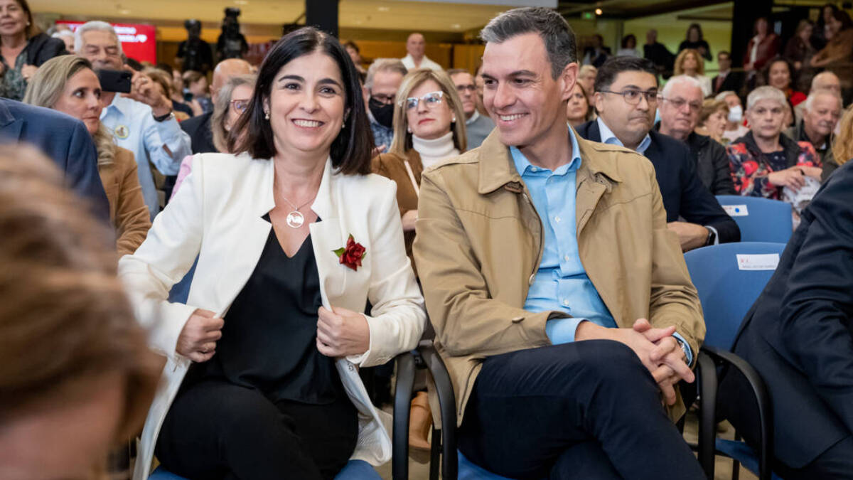 La exministra de Sanidad y candidata a la Alcaldía de Las Palmas, Carolina Darias y el presidente del Gobierno, Pedro Sánchez.