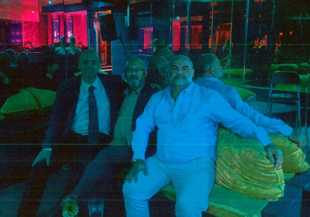 Tito Berni, en el centro, junto a 'el Mediador', aa la derecha, en una imagen tomada en una noche de fiesta en Madrid