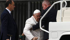El Papa Francisco, ingresado por problemas respiratorios