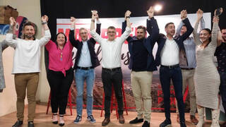 Patxi López se desata a bailar en el PSOE de Valencia… y le recuerdan otras juergas
