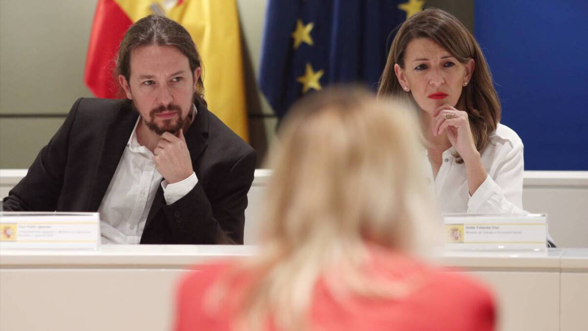 El exlíder de Podemos, Pablo Iglesias, y la vicepresidenta segunda y ministra de Trabajo, Yolanda Díaz.