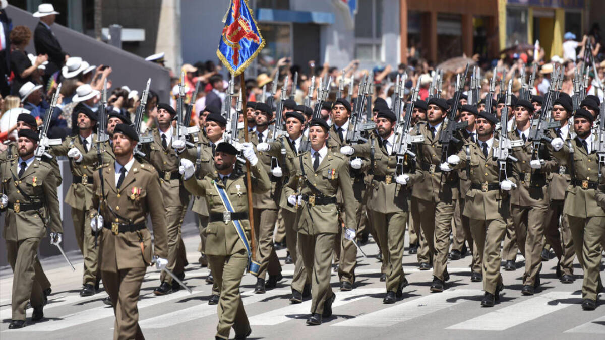 Efectivos de la Guardia Real durante el acto central conmemorativo del “Día de las Fuerzas Armadas”.