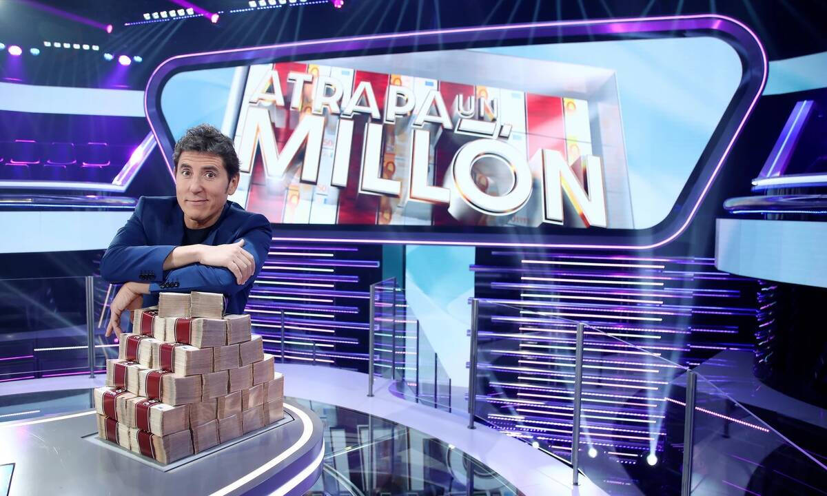 Manel Fuentes, presentador de los especiales de 'Atrapa un millón'.