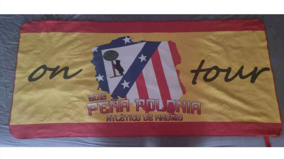 imagen de la bandera retirada del Camp Nou (Foto: Marca)