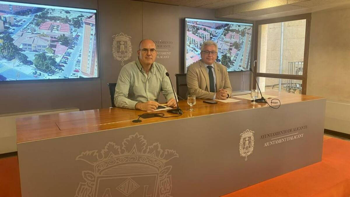 Manuel Villar y Antonio Manresa, portavoces en rueda de prensa de la Junta de Gobierno
