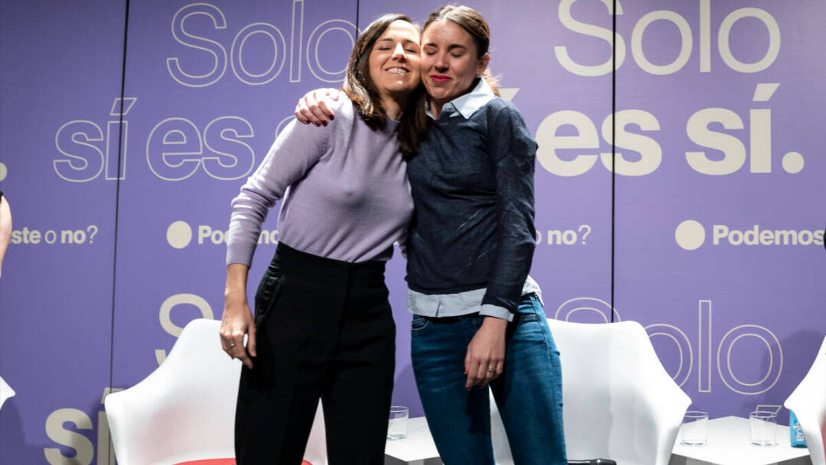 La secretaria general de Podemos y ministra de Derechos Sociales, Ione Belarra, y la ministra de Igualdad, Irene Montero.