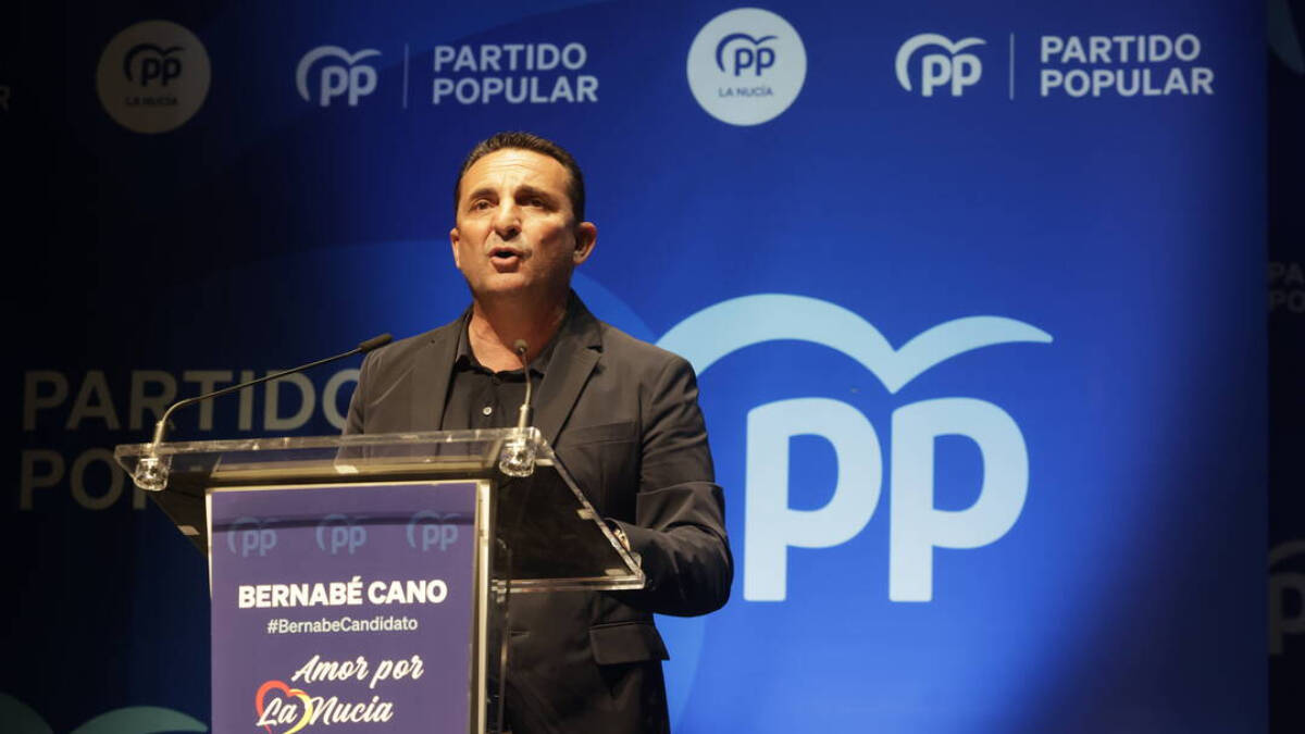 Bernabé Cano durante su intervención en el acto de presentación como candidato a las elecciones municipales el 28 de Mayo