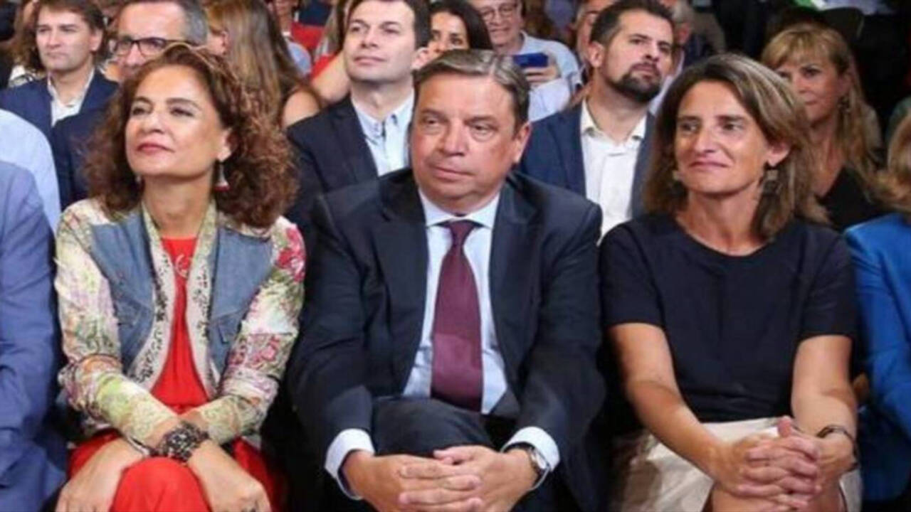 Los ministros socialistas María Jesús Montero, Luis Planas y Teresa Ribera, a los que salpico el caso Isofotón.