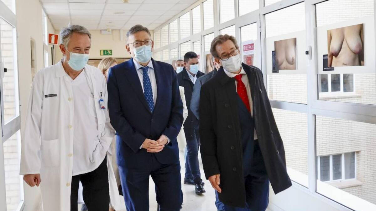 El presidente de la Generalitat, Ximo Puig, y el conseller de Sanidad, Miguel Mínguez, visitan el Hospital General de Castellón / Imagen de archivo.