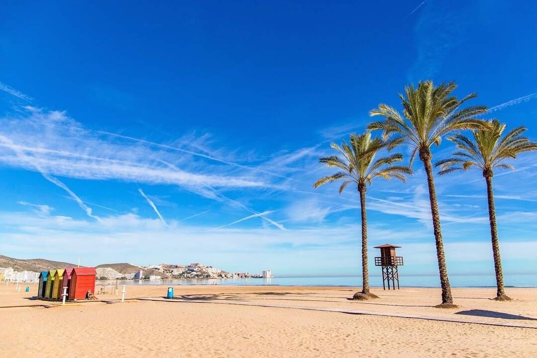 Playa del Racó de Cullera, uno de los 153 arenales que ha conseguido una Bandera Azul este año en la Comunitat Valenciana - AYUNTAMIENTO DE CULLERA