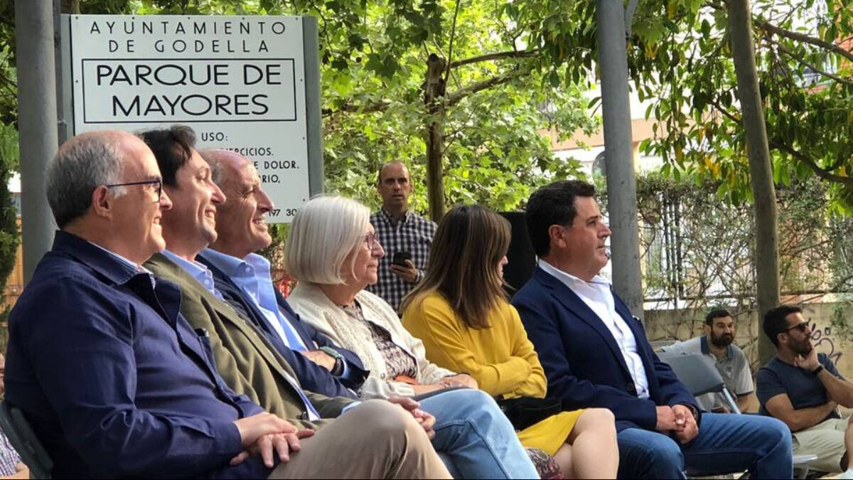 Francisco Camps en el mitin del PP de Godella con el senador DE Rosa y el diputado Betoret
