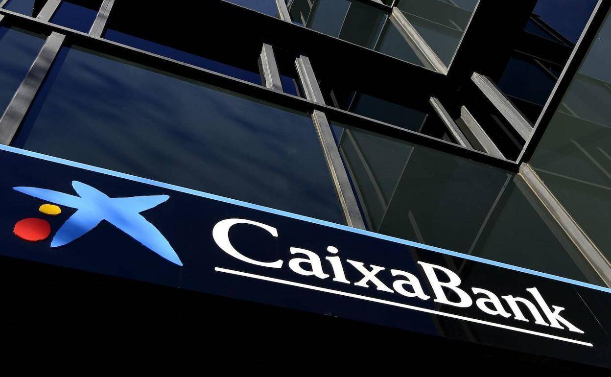 Caixabank obtiene un beneficio de 855 millones en el primer trimestre de 2023