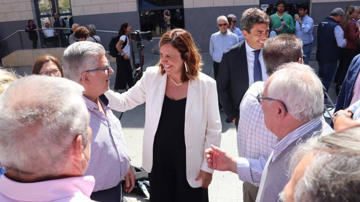 María José Catalá y Carlos Mazón durante su presentación del programa de gobierno para las personas mayores de la ciudad . PP de Valencia 