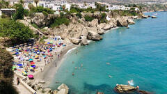 Las playas de Andalucía que lucen bandera azul este verano y no te puedes perder