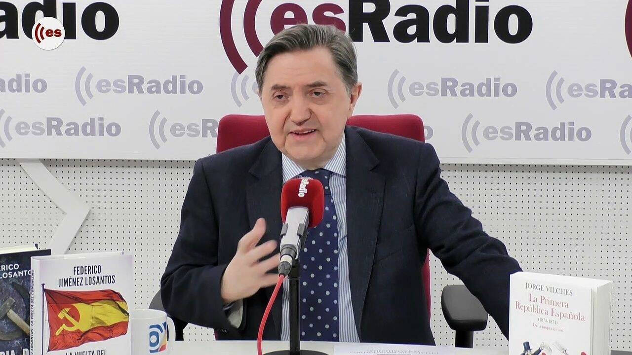 Federico Jiménez Losantos, delante del micrófono de esRadio. 