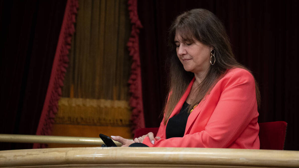 La presidenta de Junts y expresidenta del Parlamento catalán, Laura Borrás, durante una sesión plenaria.