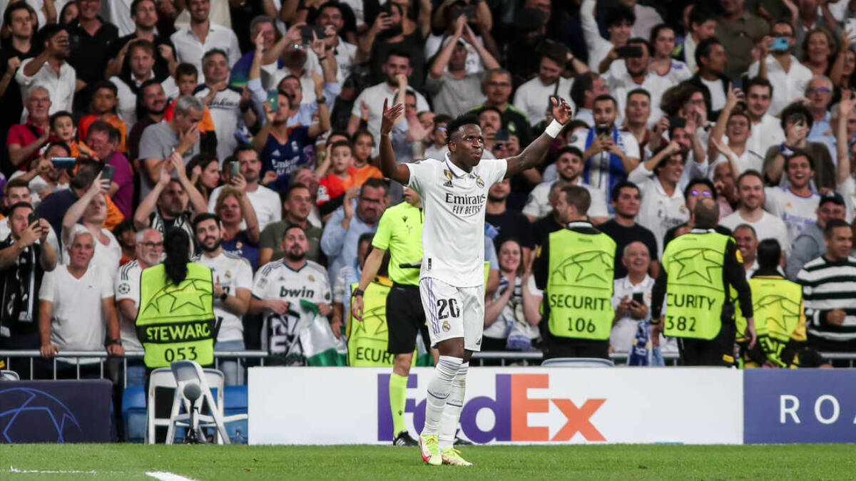 Vinícius celebra su gol en la ida de semifinales de Champions ante el Manchester City en el Santiago Bernabéu.