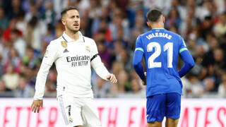 Otra noche gris de Hazard: pitado por el Bernabéu y sigue pensando en continuar