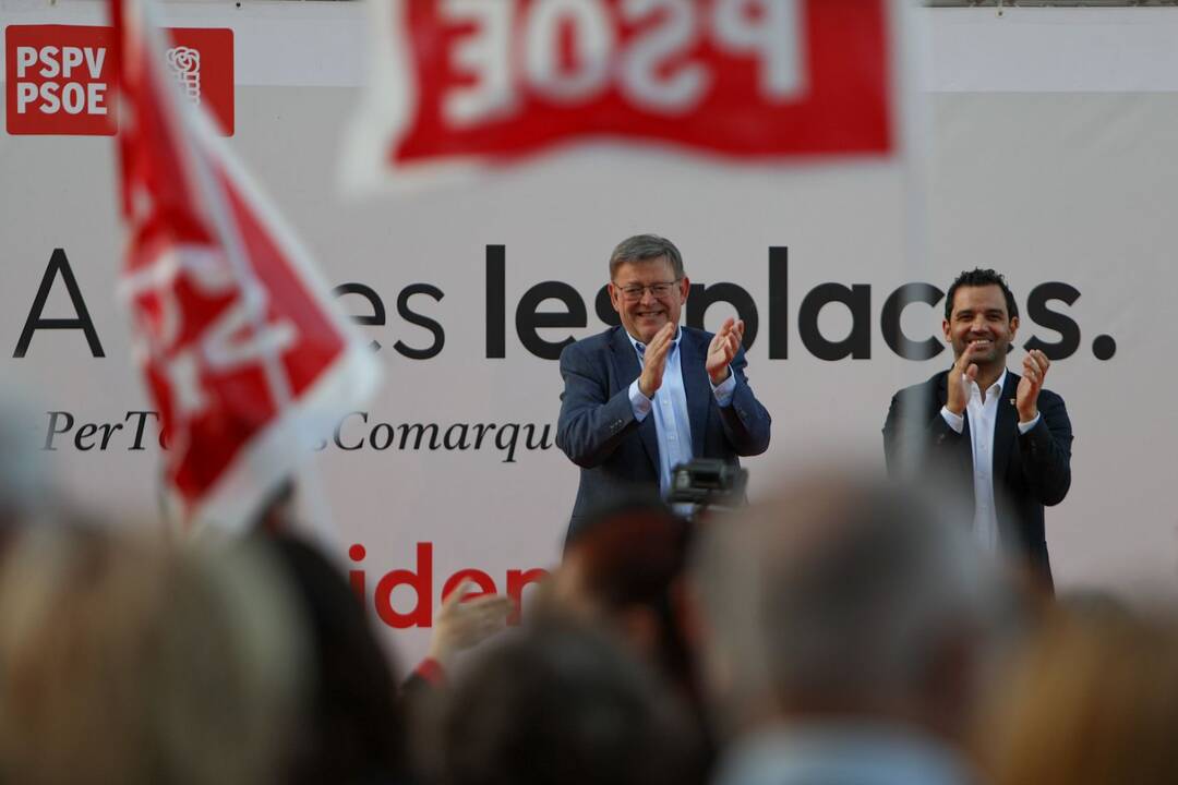 Ximo Puig, candidato a la Generalitat, con Juan Antonio Sagredo, alcaldable socialista por Paterna - PSOE