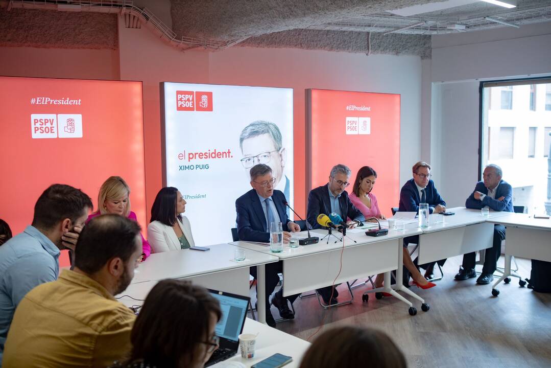 Ximo Puig ante la prensa durante la presentación de las medidas de Igualdad - PSOE-PSPV