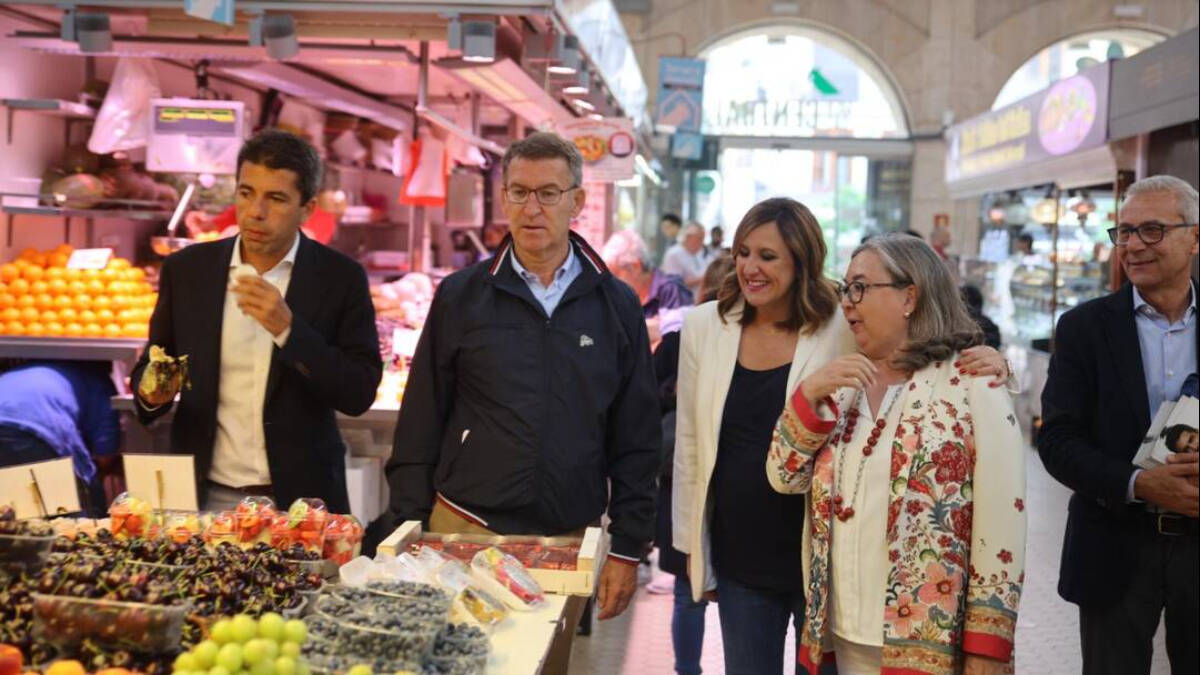 Mazón, Feijóo y Catalá en el Mercado Central de Valencia.