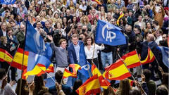 Ayuso y Feijóo cierran campaña con la compra de votos del PSOE como protagonista