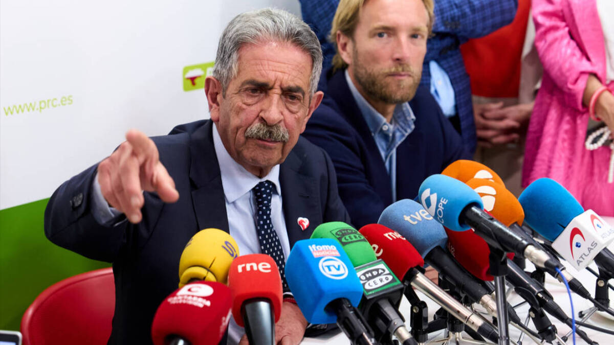 El presidente de Cantabria y candidato del PRC a la reelección, Miguel Ángel Revilla, en la rueda de prensa tras las elecciones del 28-M.