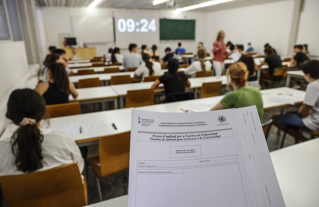 Estudiantes comienzan las pruebas de acceso a la universidad 2022 - EUROPA PRESS