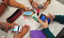 Acompañar a los adolescentes en el consumo digital es clave