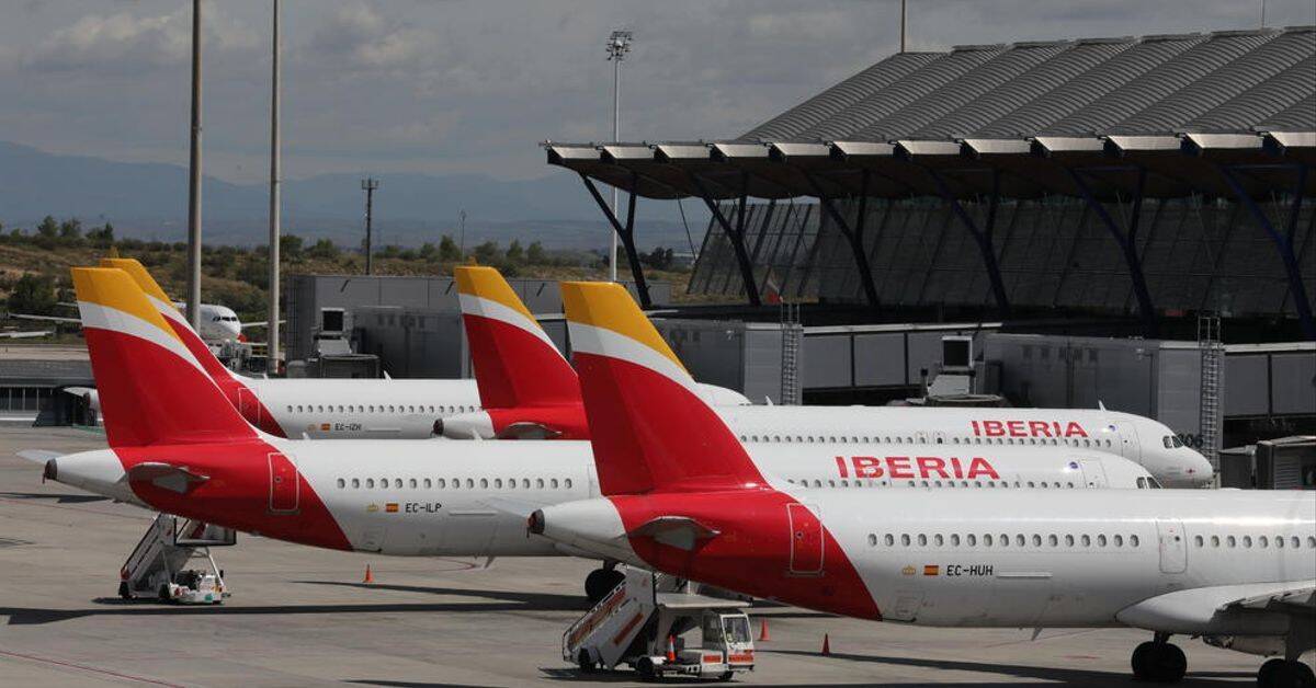 Iberia impulsa la sostenibilidad al reducir 200 toneladas de plástico en sus vuelos 