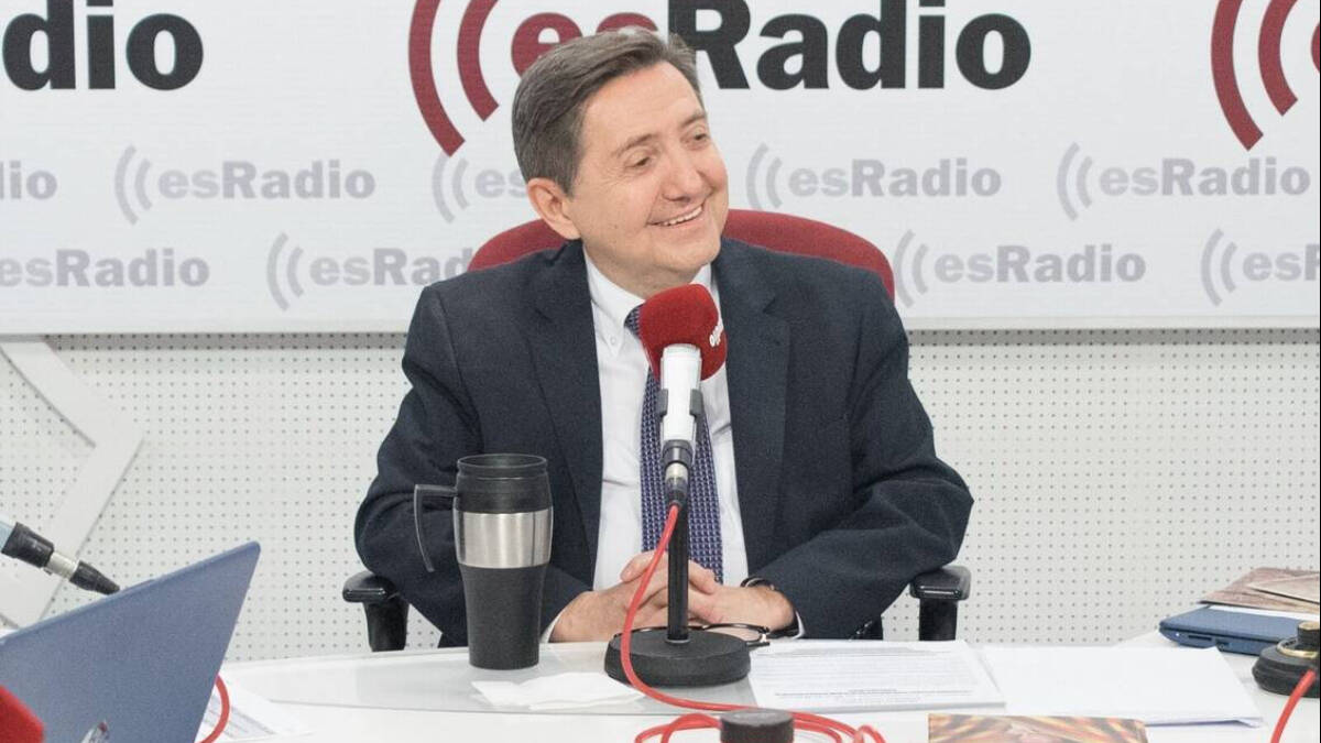 Federico Jiménez Losantos, en el estudio de EsRadio. 