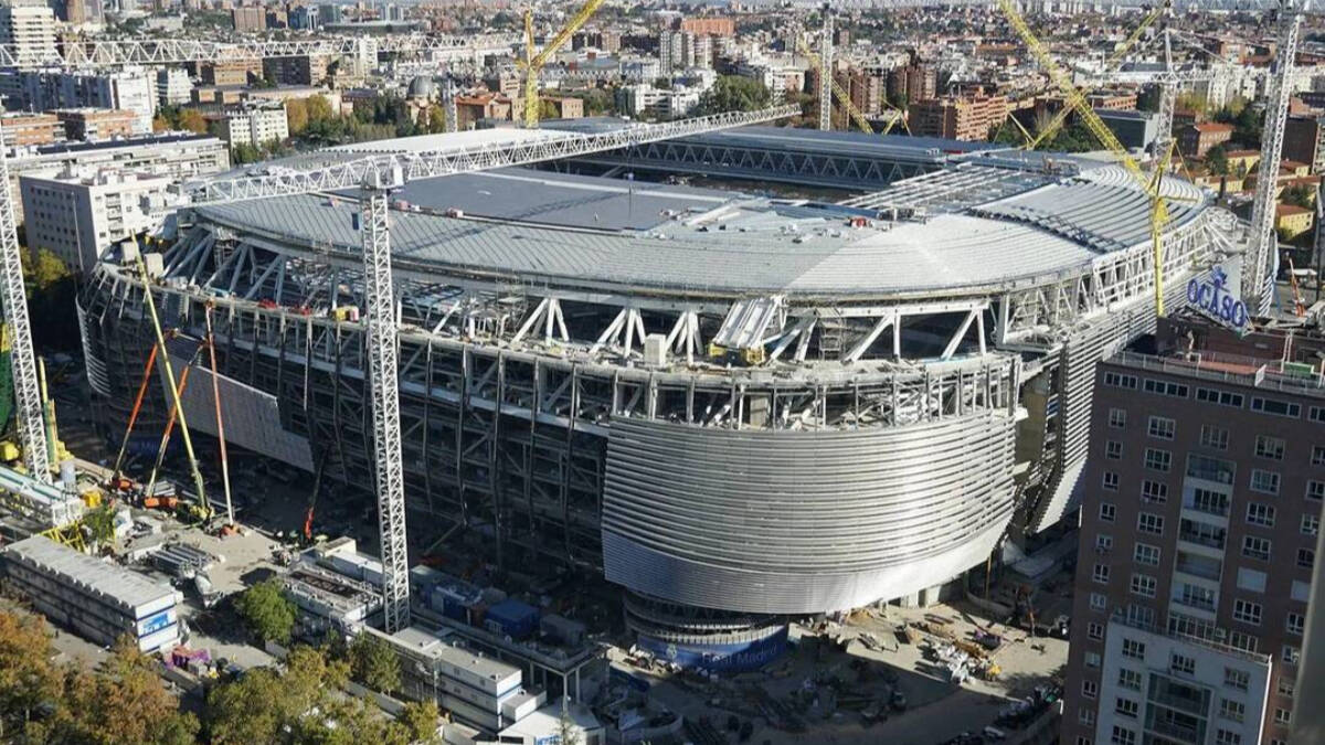 Nuevo retraso en las obras: ¡al nuevo Bernabéu se le cuela el agua!