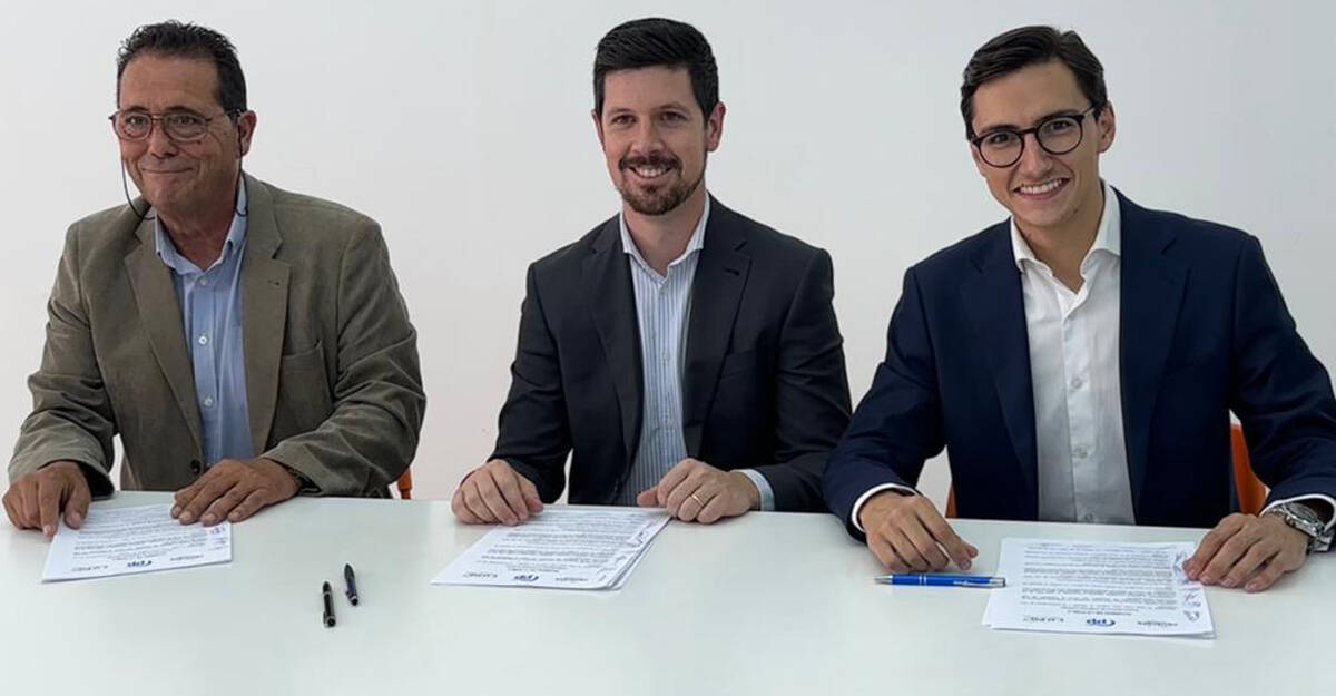 Abel Martí (PP), en el centro con Jaime Ruix y Juan Aguilar 