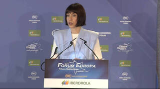 La ministra Morant calienta la campaña acusando a Feijóo y Pons de cobrar sobresueldos