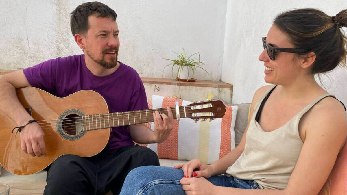 Irene Montero y Pablo Iglesias en su chalet de Galapagar