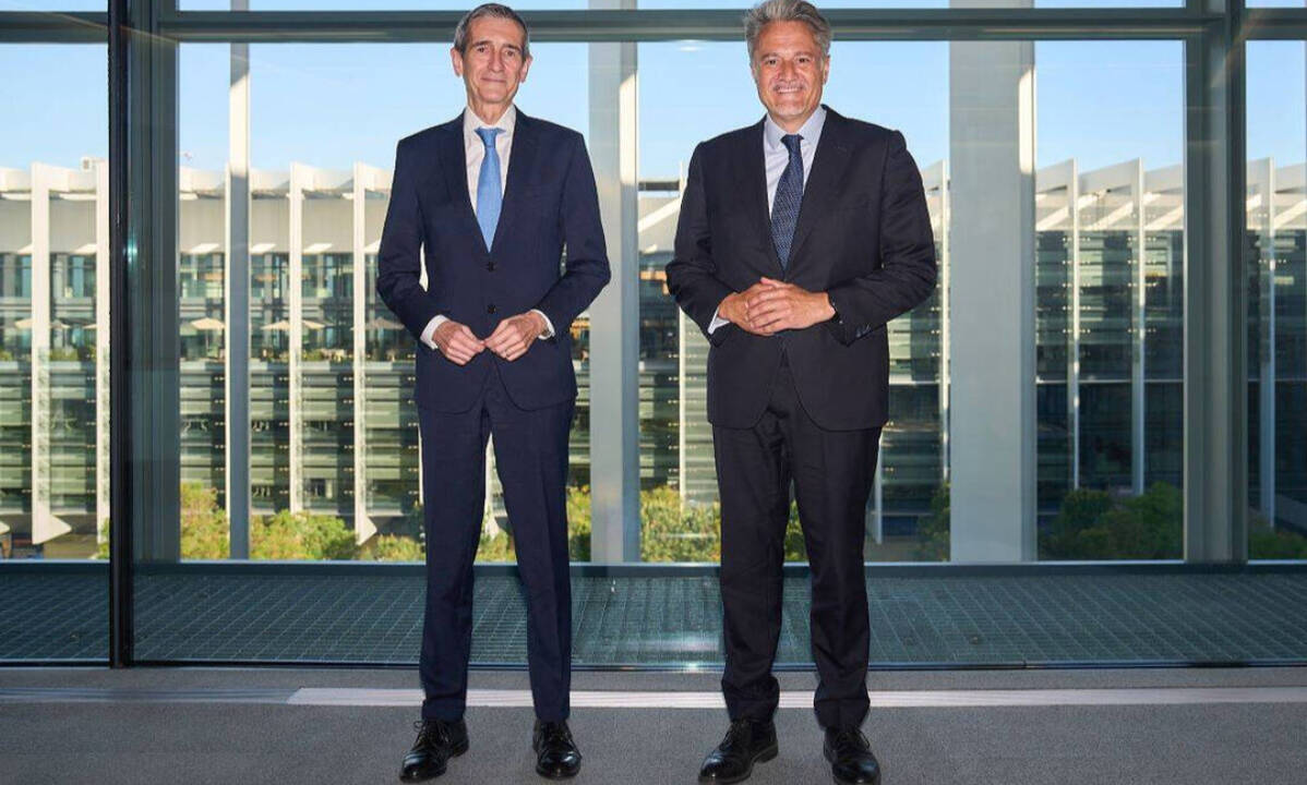 El director general de Transición Energética de Repsol, Luis Cabra, y el presidente de Microsoft España, Alberto Granados. Europa Press.