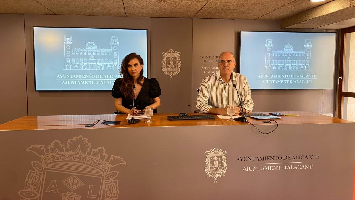 Manuel Villar y Ana Poquet tras la Junta de Gobierno