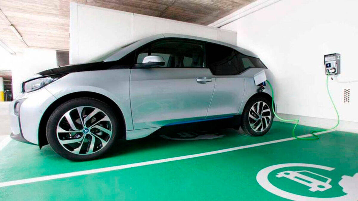 Stellantis presenta Free2move Charge para cargar vehículos eléctricos a tu manera 