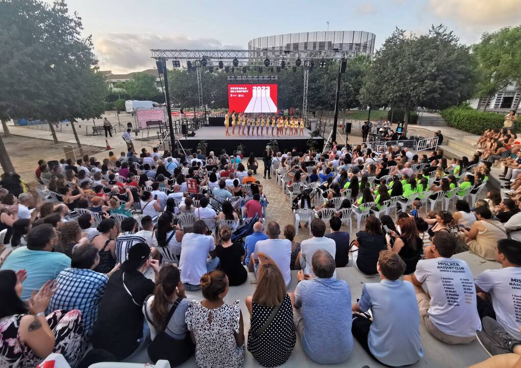 El anfiteatro Felipe Bellver lleno en la ceremonia de la 'XXVII Gala de L'Esport' - AJUNTAMENT MISLATA